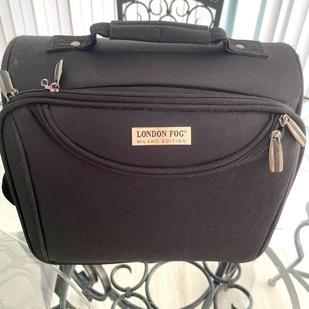 London fog Milano collection small bag zippered